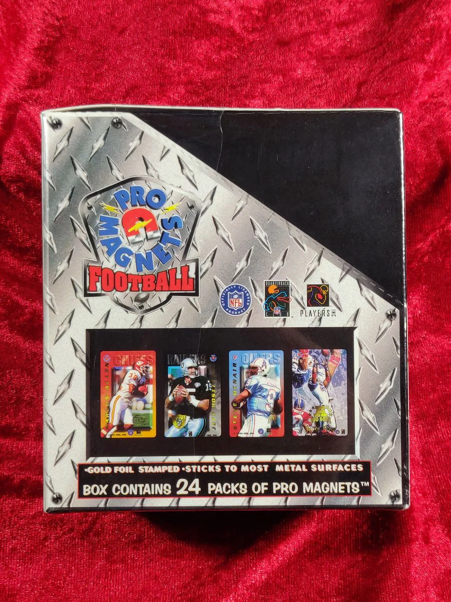 1996 NFL Football Sealed box 24 PKS of PRO Magnets gold foil stamped - Image 4