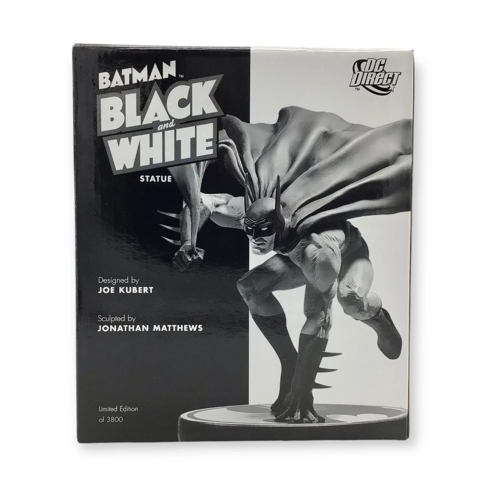 Batman: Black and White Statue by Joe Kubert - DC Direct 1572/3800 DC - Image 10