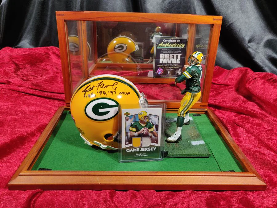 Brett Favre Packers Signed Mini Helmet Shadowbox w/ Jersey Card & Figure - Image 6
