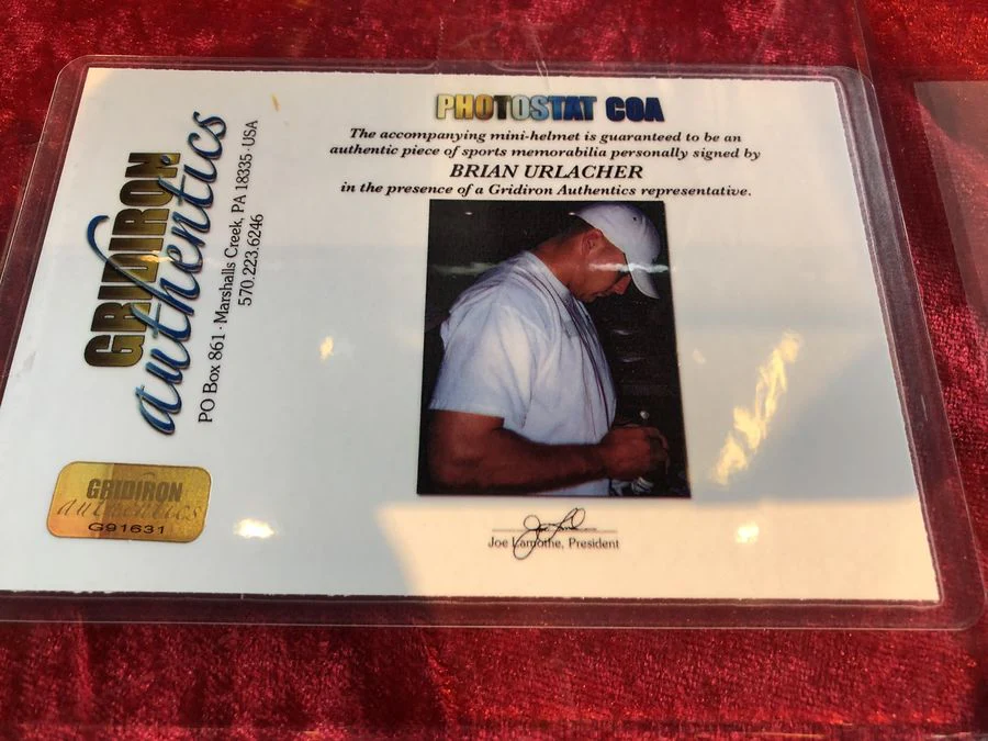 Brian Urlacher Bears Certified Authentic Autographed Mini-helmet Shadowbox - Image 2