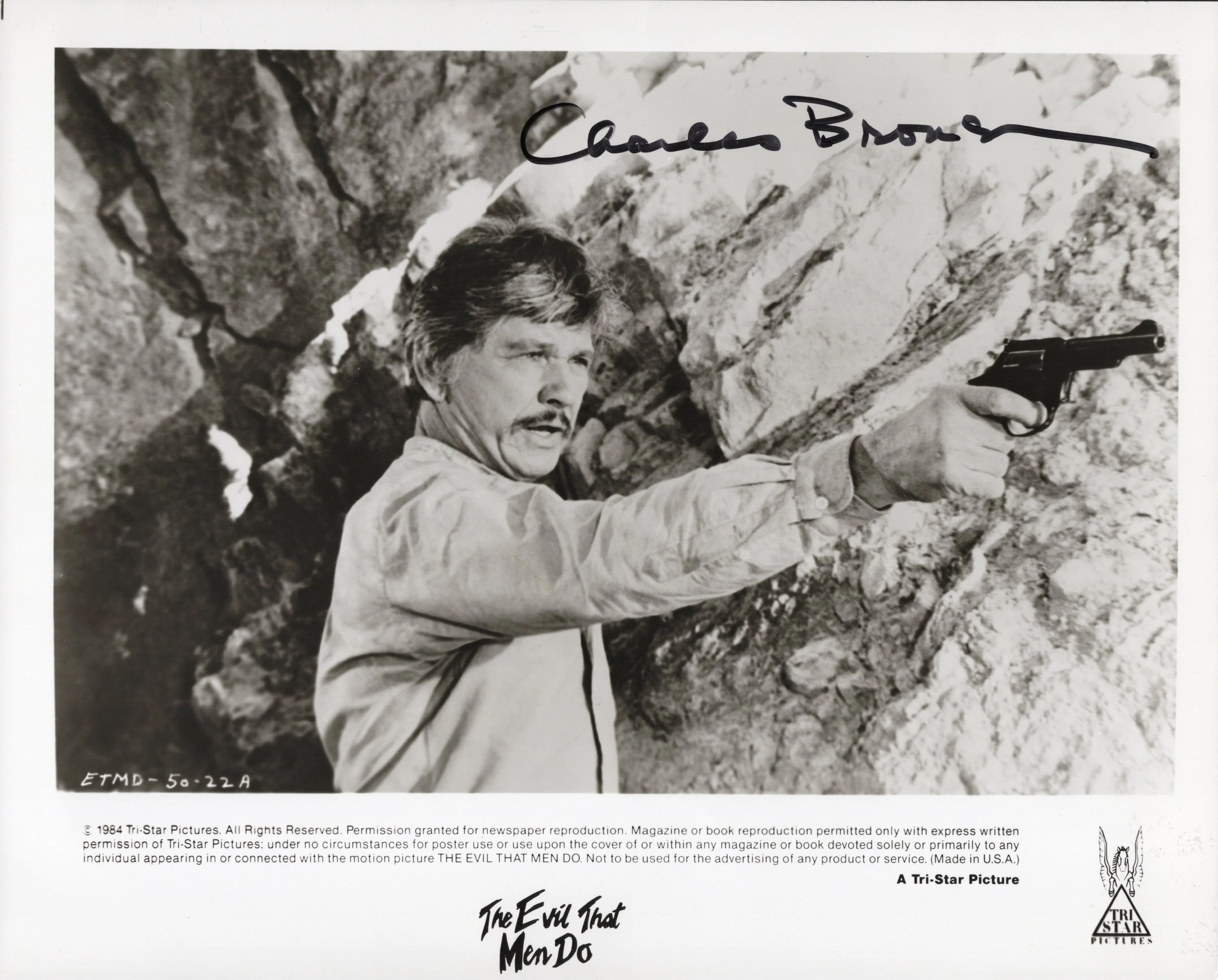 Charles Bronson Signed Photo 8x10 in The Evil That Men Do – Movie Promo