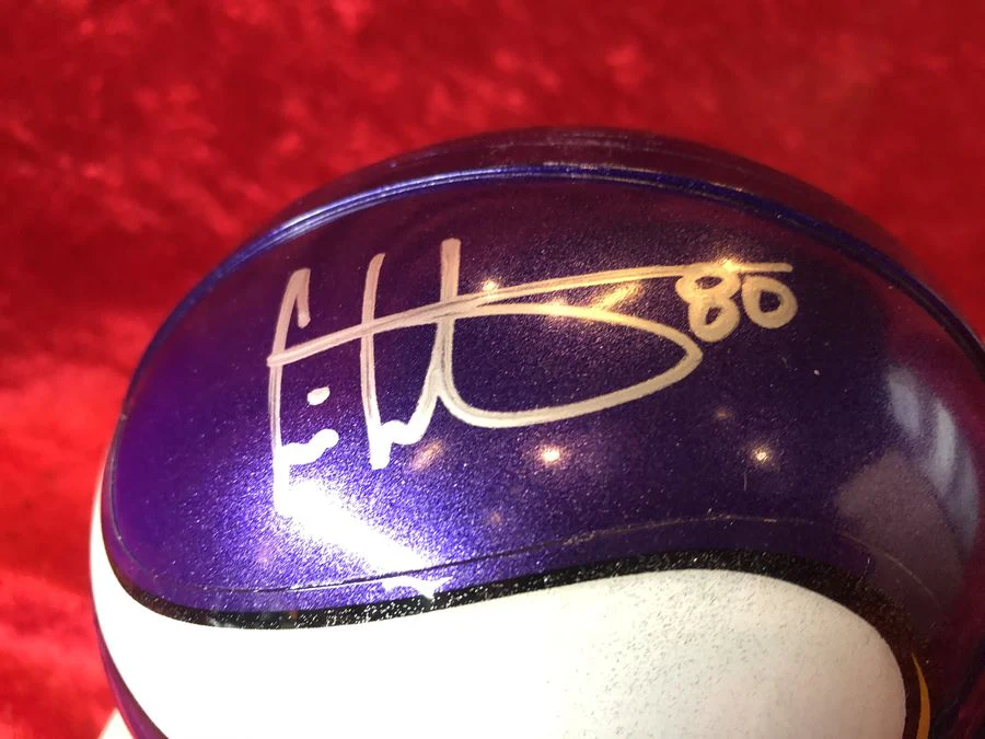 Chris Carter Vikings Signed Mini-helmet w/ Card & Action Figure COA - Image 5