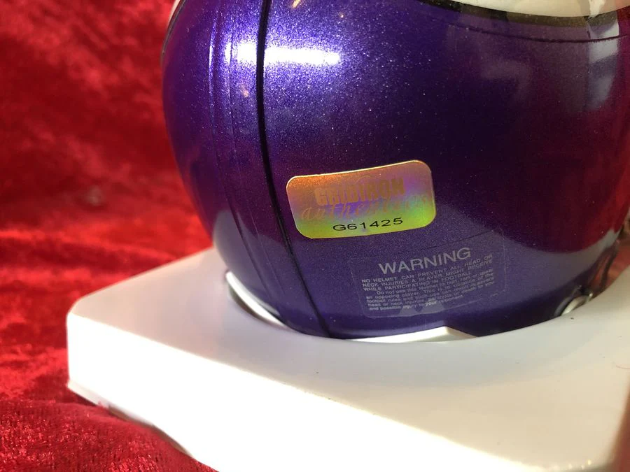 Chris Carter Vikings Signed Mini-helmet w/ Card & Action Figure COA - Image 7