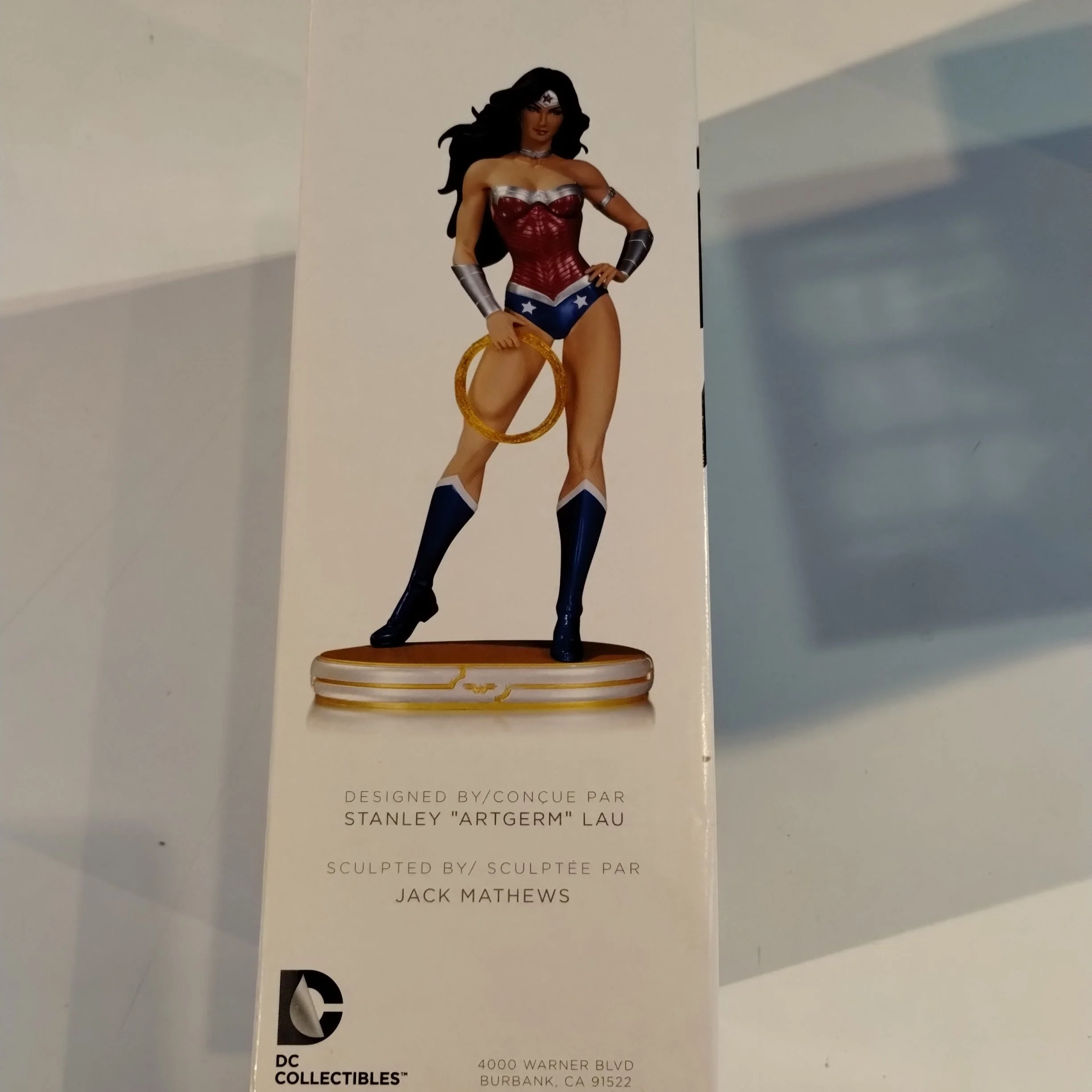 DC Collectibles DC Comics Cover Girls Wonder Woman Limited Edition #3856/5200 - Image 2