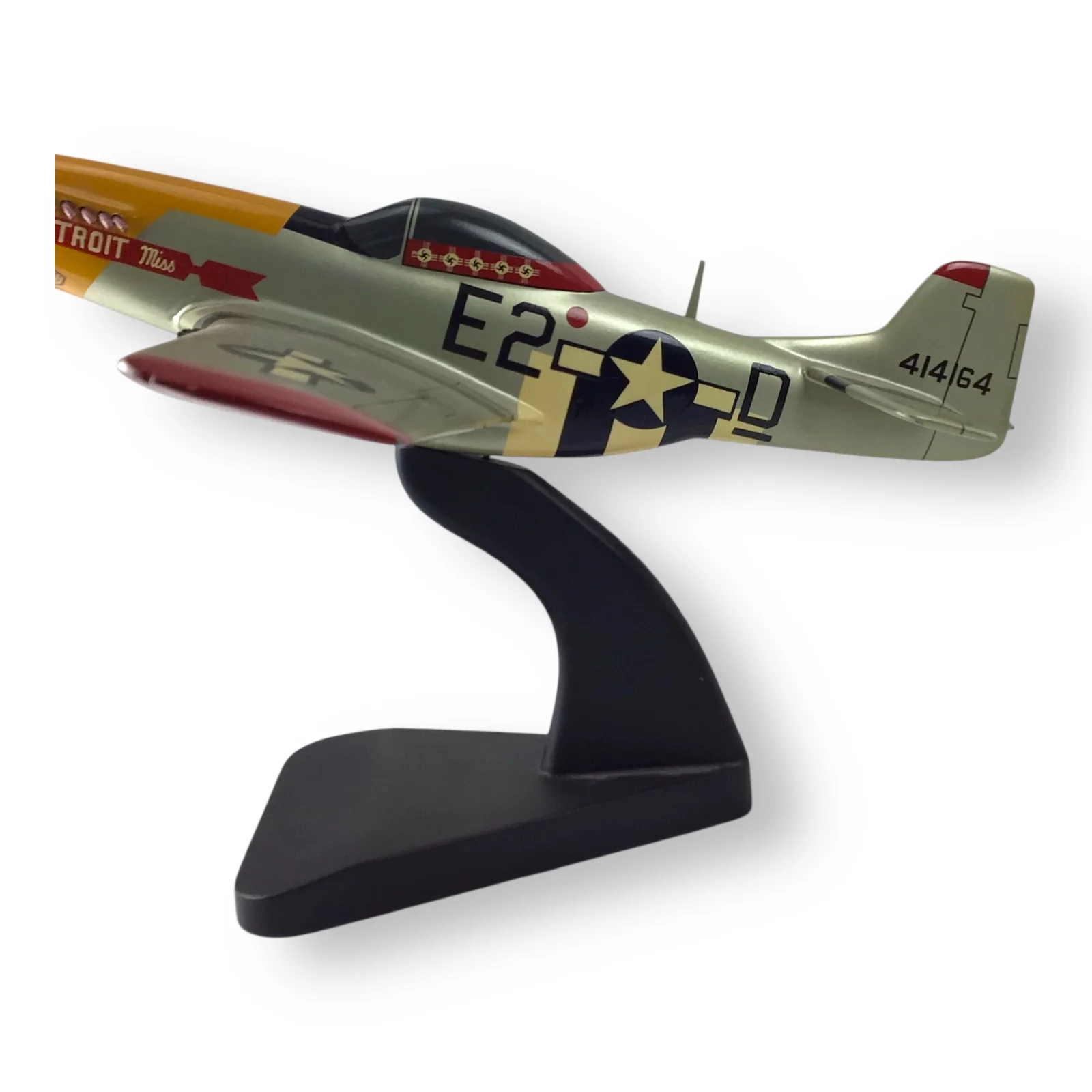 “Detroit Miss” P-47 Thunderbolt Wooden Model Plane - Image 12