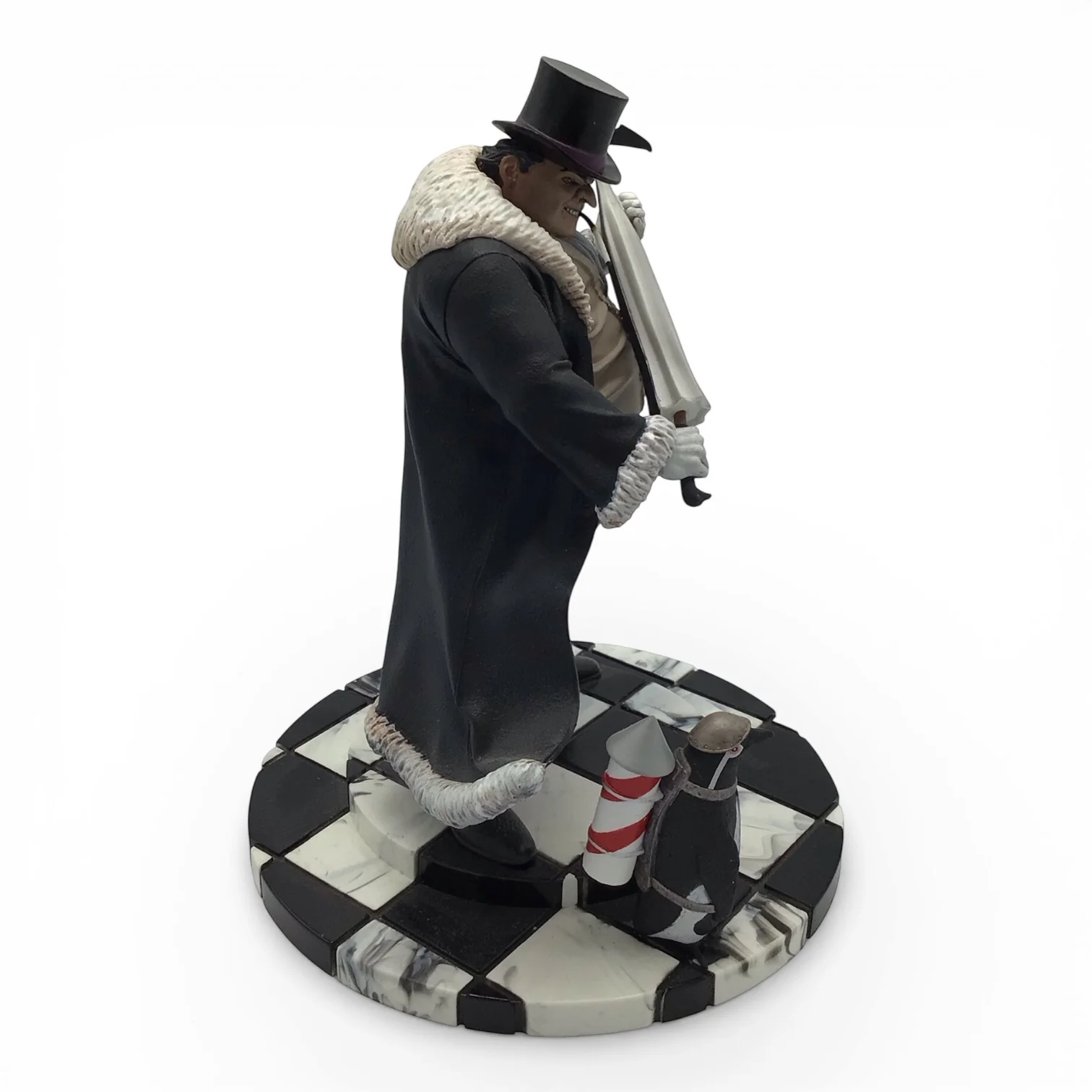 Diamond Select DC Gallery The Penguin Statue - Image 4
