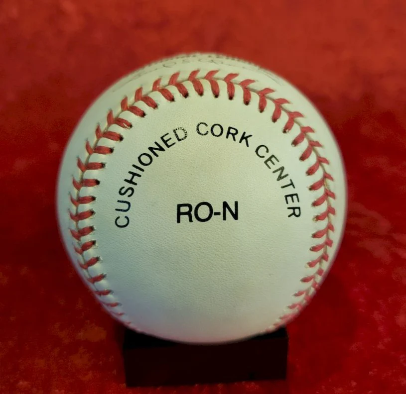 Edgar Renteria Guaranteed Authentic Autographed Baseball - Image 3