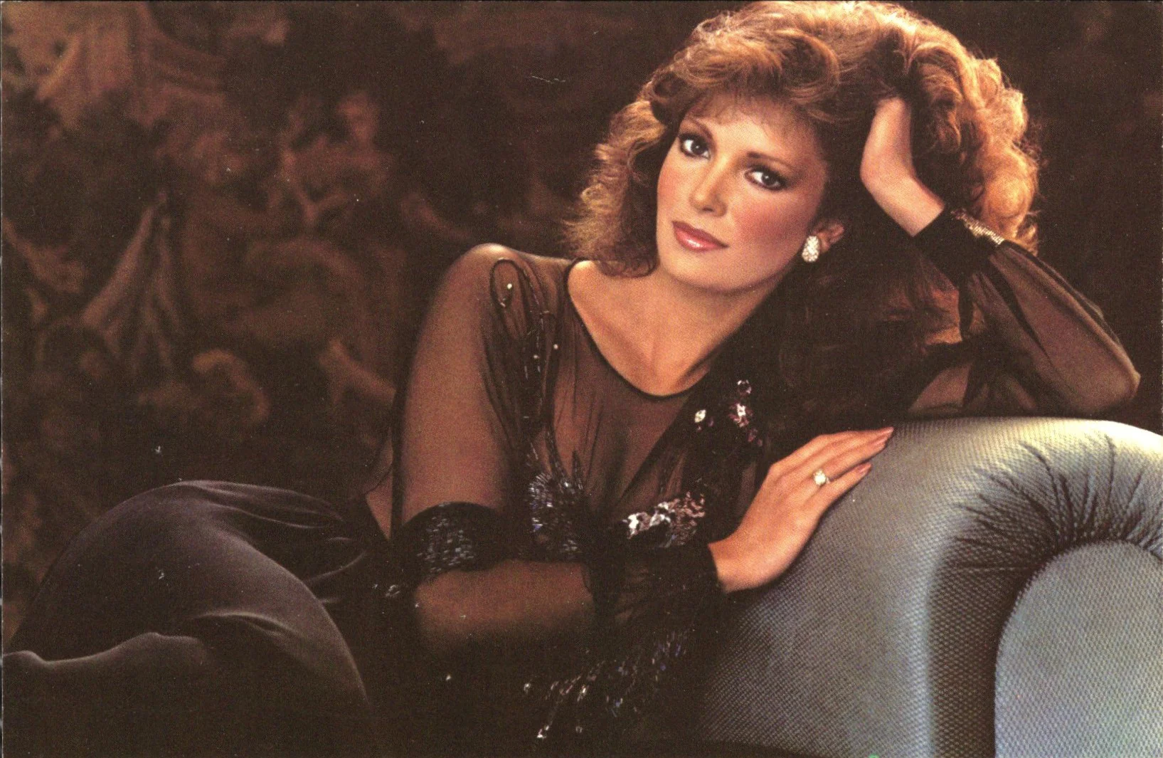 Jaclyn Smith Signed Postcard Photo 3.5x5.5 Personalized "Much love and happiness! XXX", Jaclyn Smith Autograph