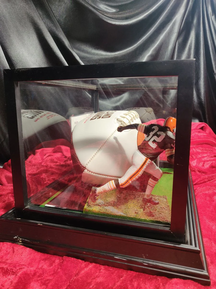 Jim Brown Autographed Football Cleveland Browns Shadowbox w/ Card & Figure - Image 4