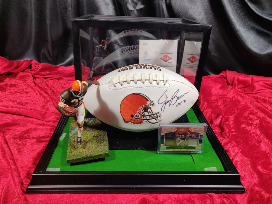Jim Brown Autographed Football Cleveland Browns Shadowbox w/ Card & Figure - Image 5