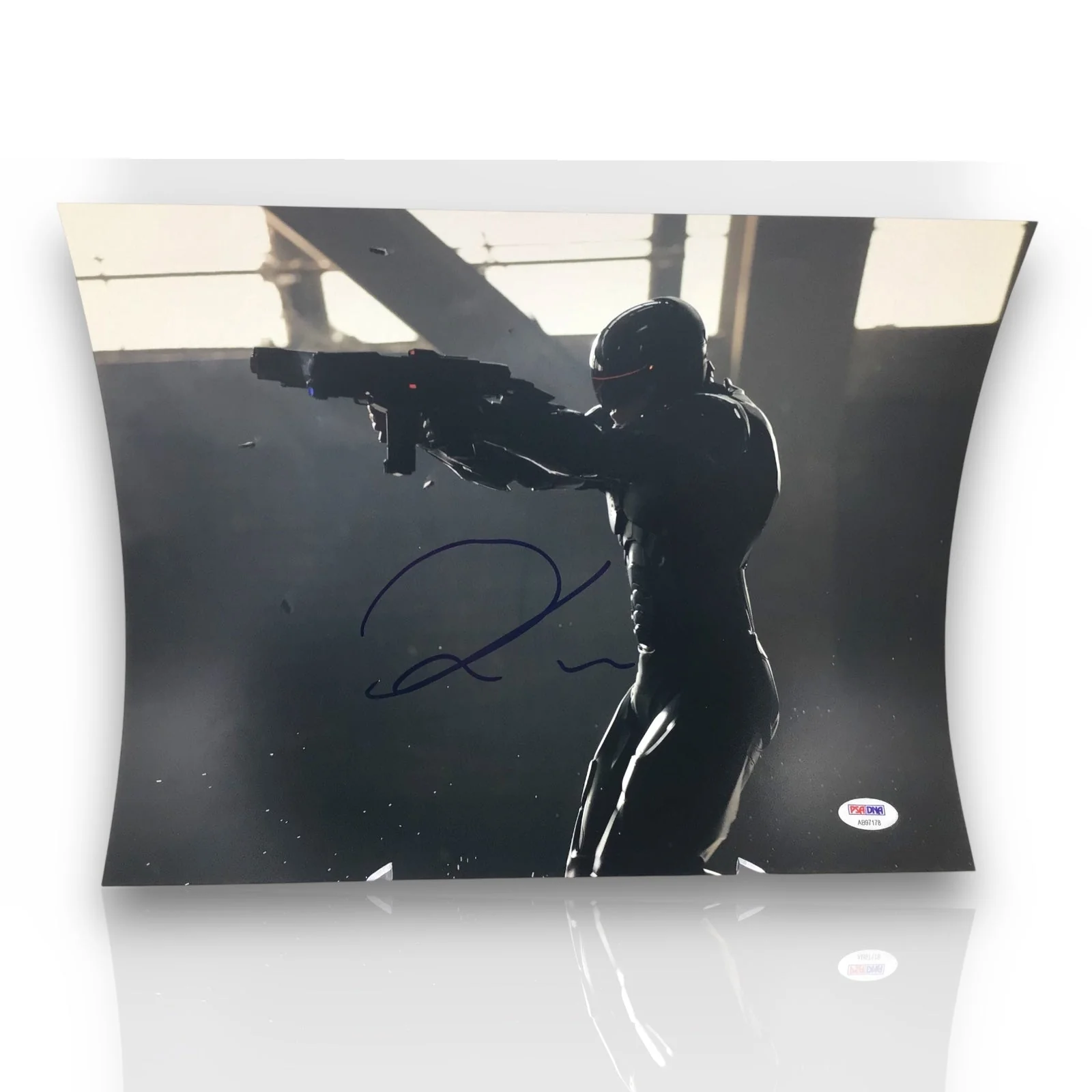 Joel Kinnaman SIGNED 11x14 Alex Murphy RoboCop *ACTION* PSA/DNA AUTOGRAPHED - Image 2