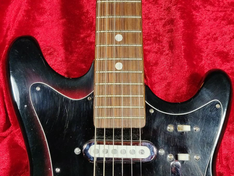 Kingston Electric Guitar 1960's Cherry Burst - Image 5