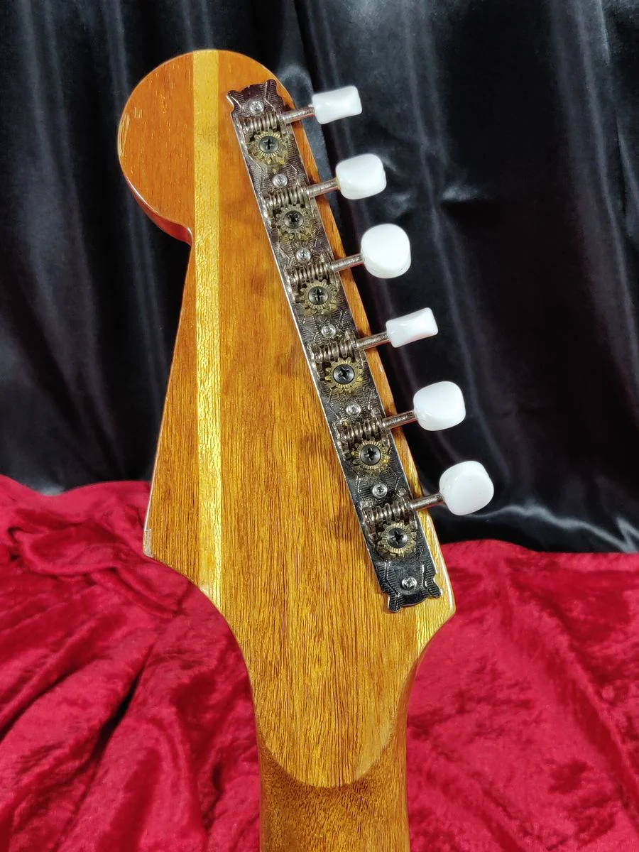 Kingston Electric Guitar 1960's Cherry Burst - Image 8