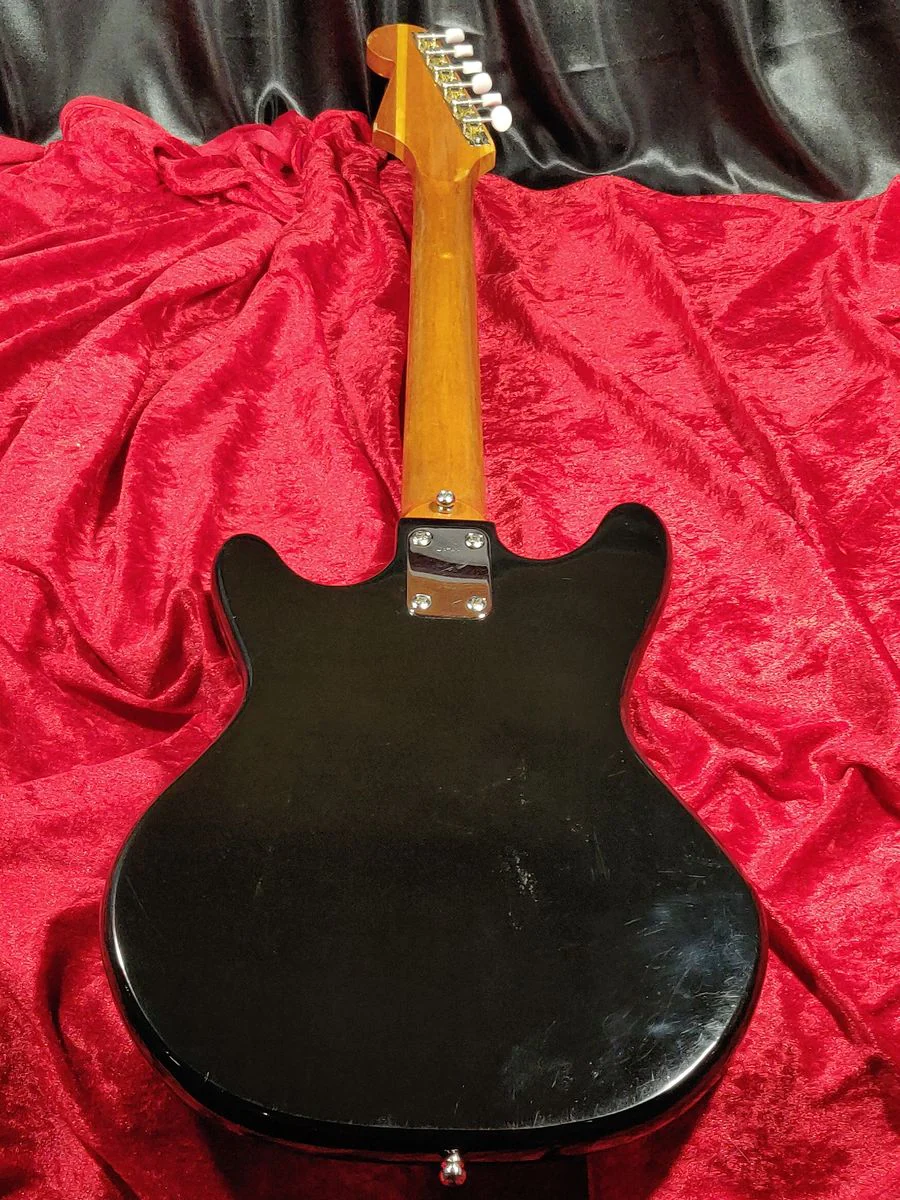 Kingston Electric Guitar 1960's Cherry Burst - Image 9
