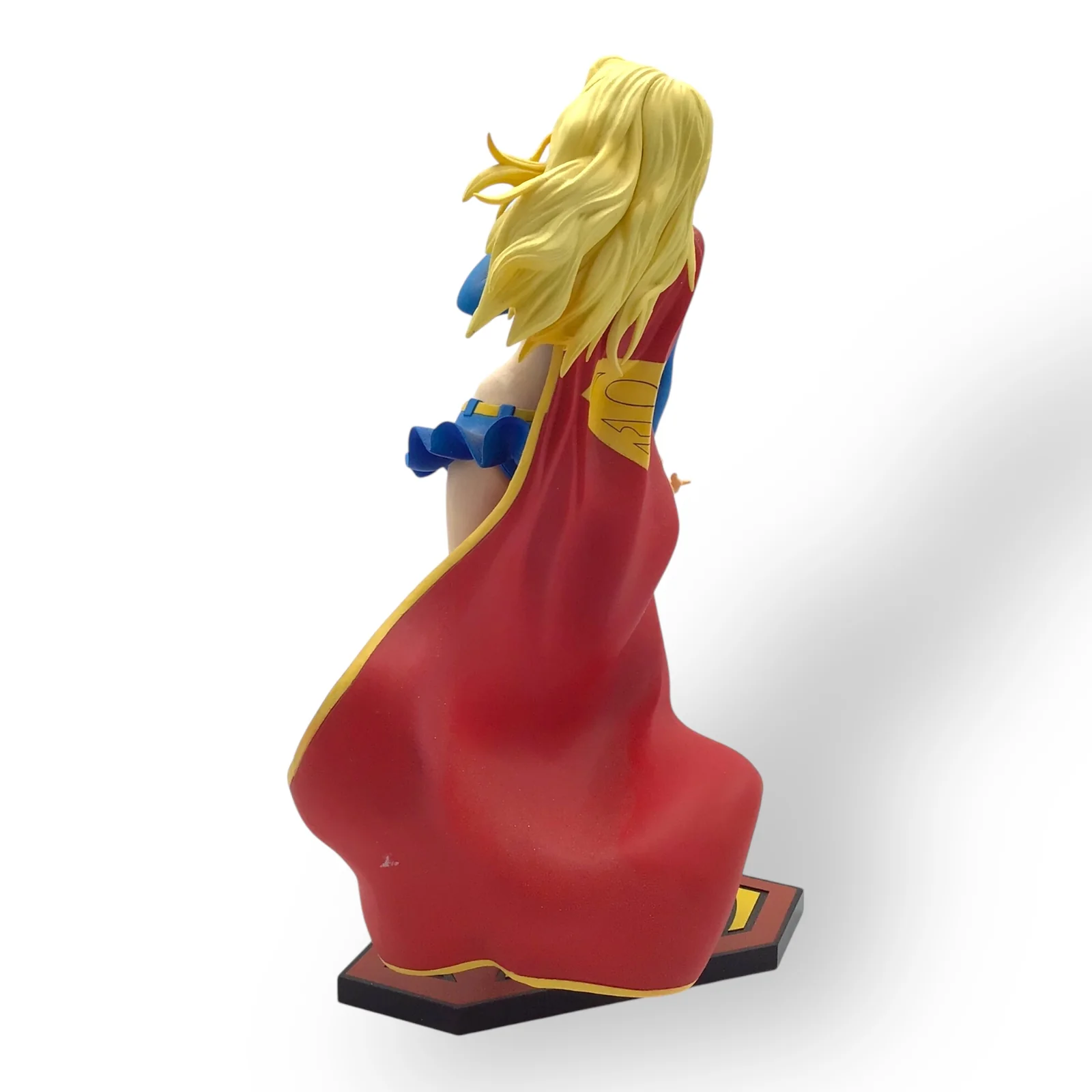 Kotobukiya Supergirl 1/6 Scale Pre-Painted PVC Statue - DC ArtFX Collectible - Image 4