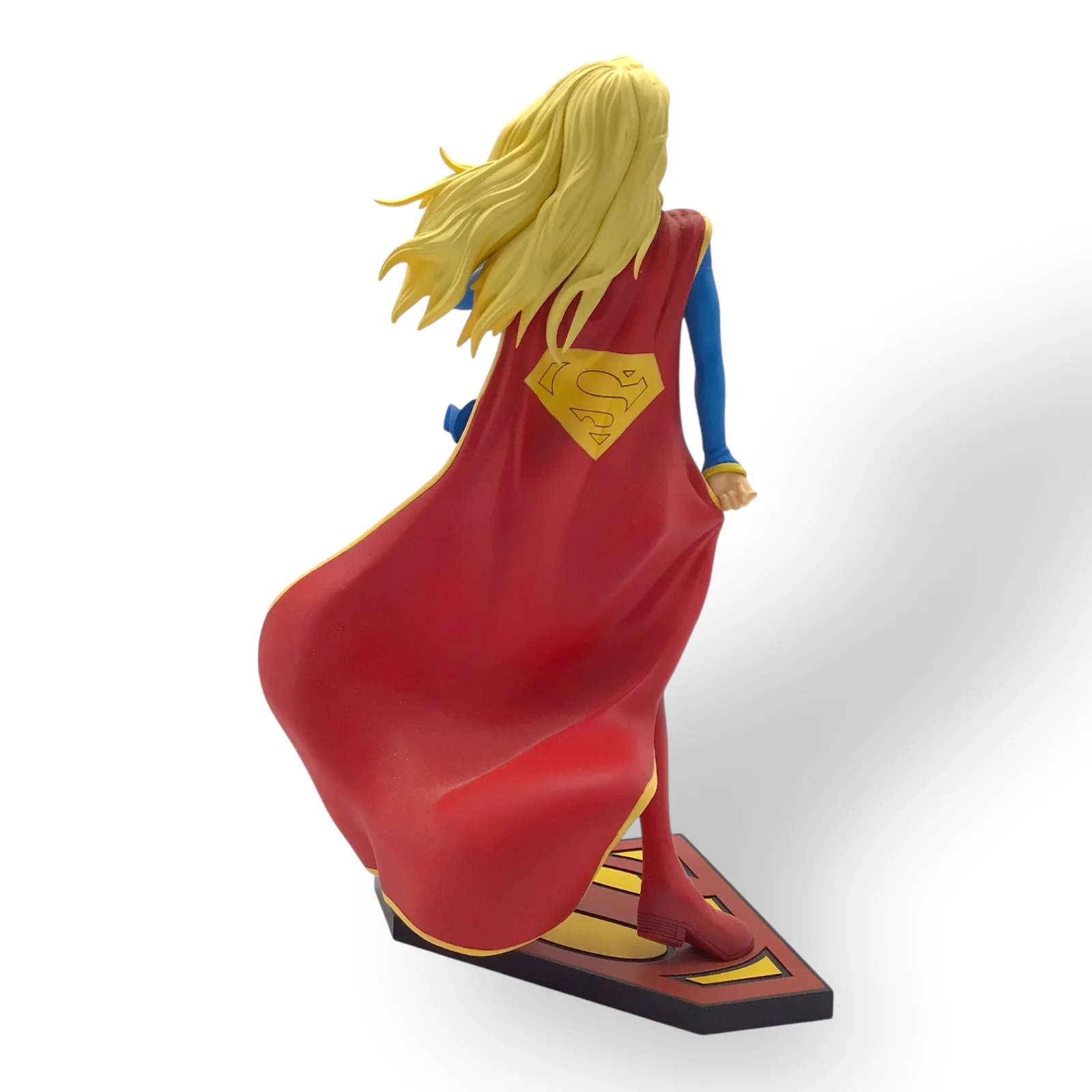 Kotobukiya Supergirl 1/6 Scale Pre-Painted PVC Statue - DC ArtFX Collectible - Image 5