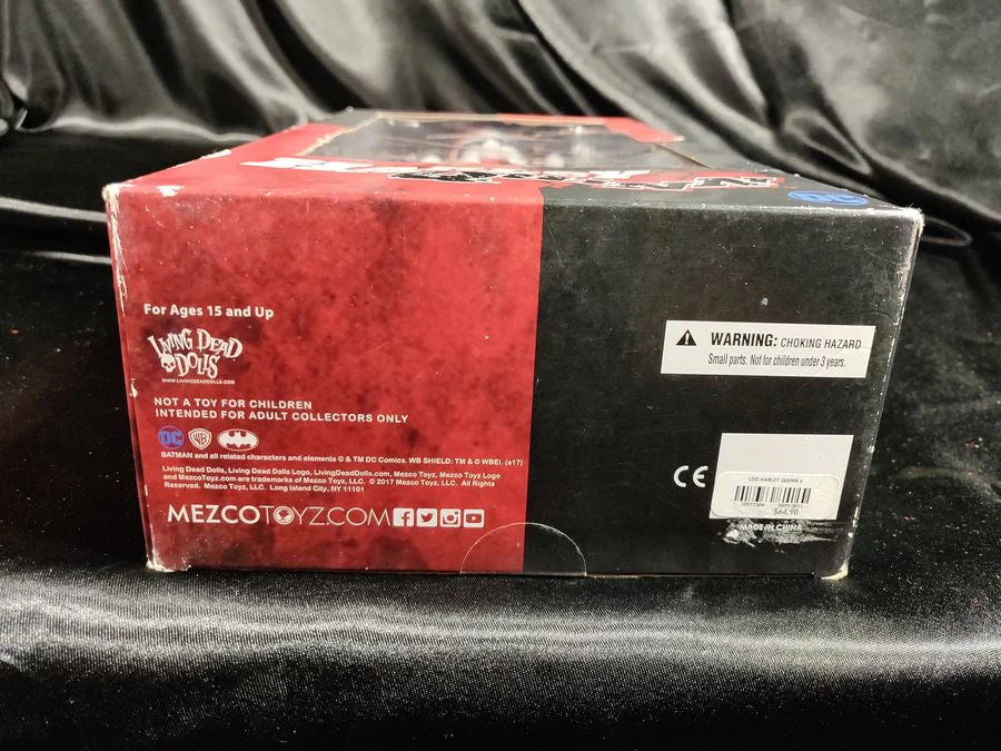 Living Dead Dolls Presents 2017 DC Classic HARLEY QUINN 10" Figure Mezco NIB - Image 6