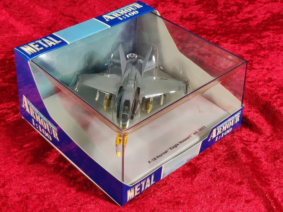 METAL Armour Collection 1:100 F-18 Hornet Eagle Noseart 5023 Diecast Toy NIB - Image 3