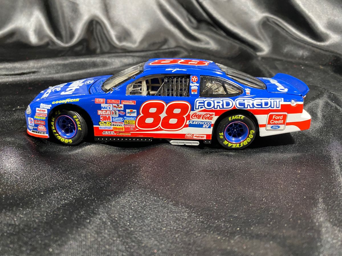 Racing Collectables Action Platinum Series - Dale Jarrett 1998 Ford Taurus 1:24 - Image 6