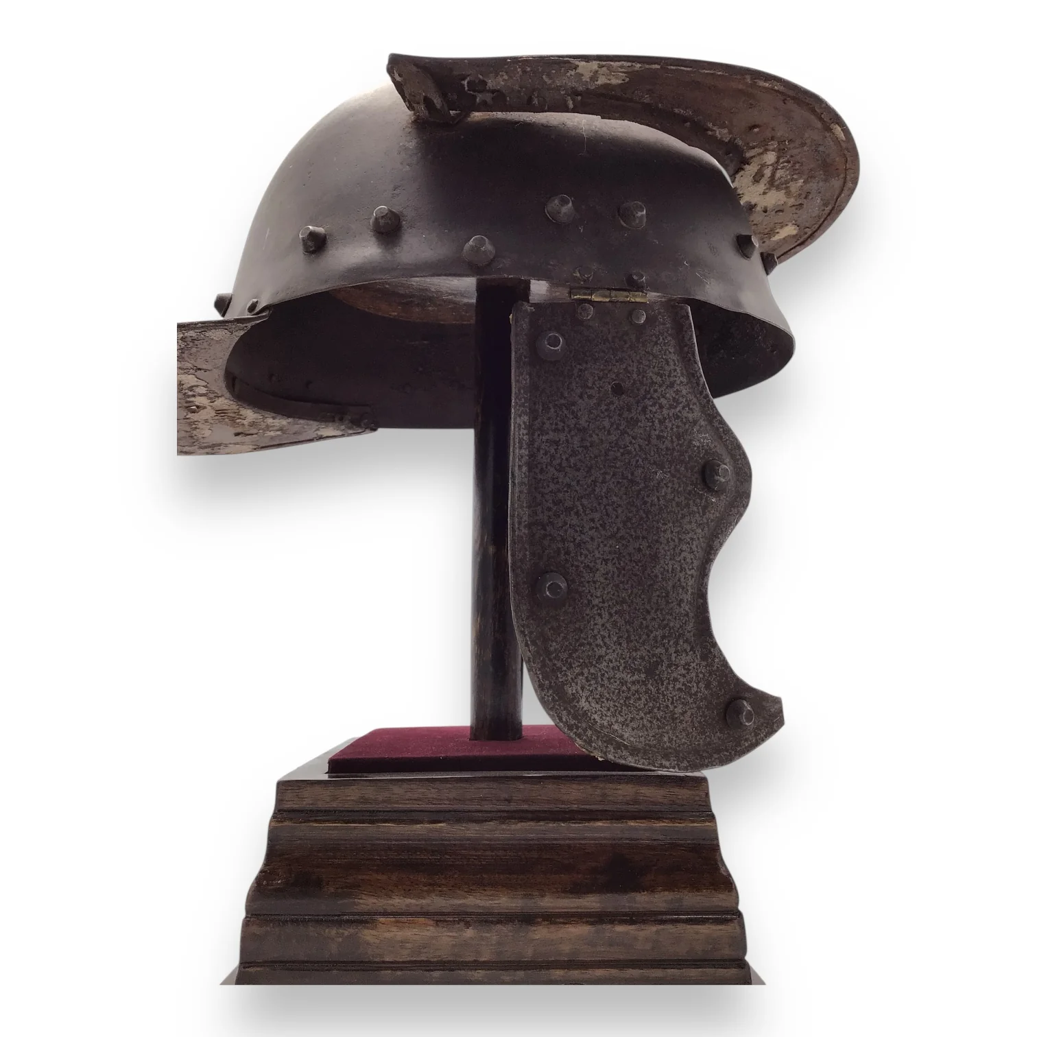 Victorian-Era Roman-Style Warrior Helmet with Cheek Guards – Decorative Armor - Image 13