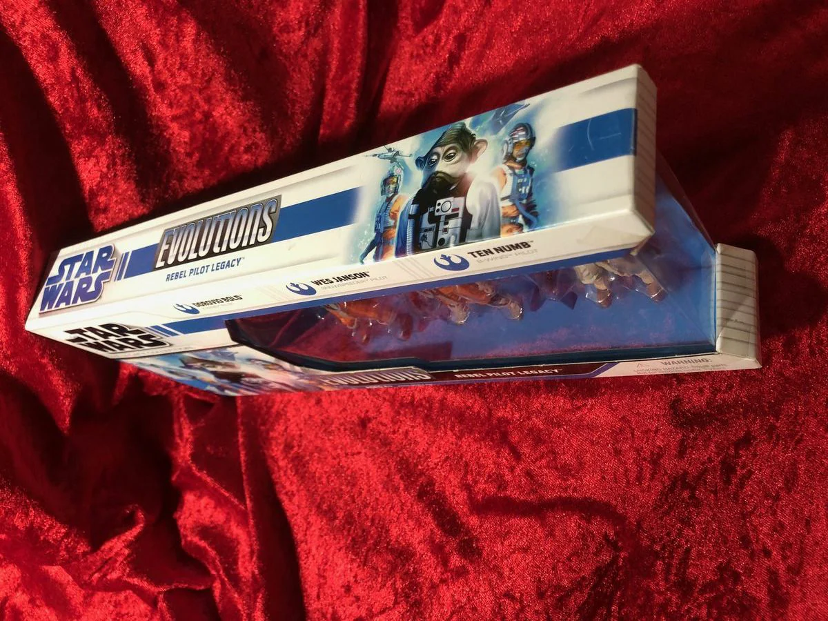 Star Wars- Evolutions- Rebel Pilots Dorovio, Wed, Ten Action Figures - Image 2
