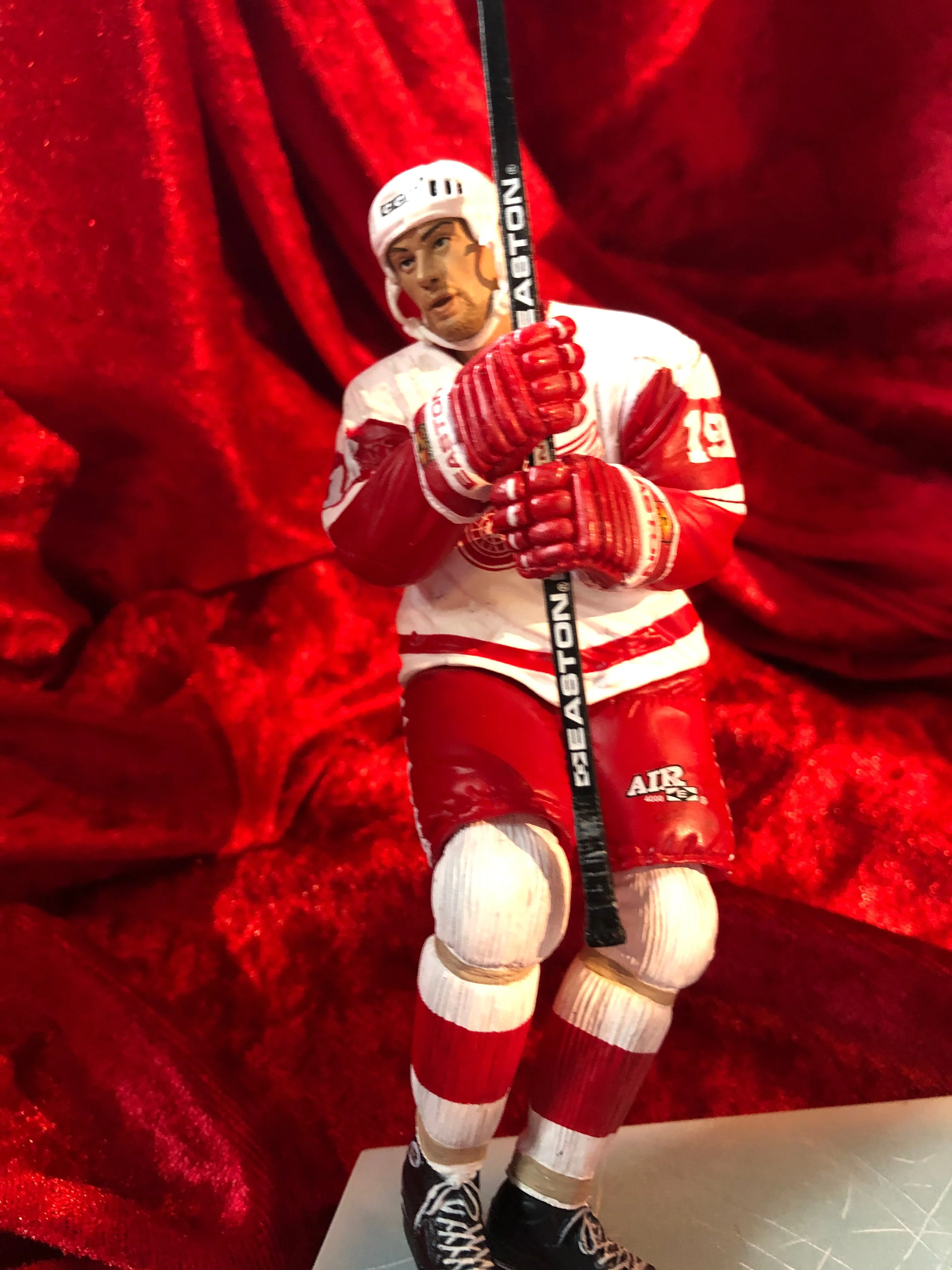 Steve Yzerman Red Wings Certified Authentic Autographed Hockey Puck Shadowbox - Image 4