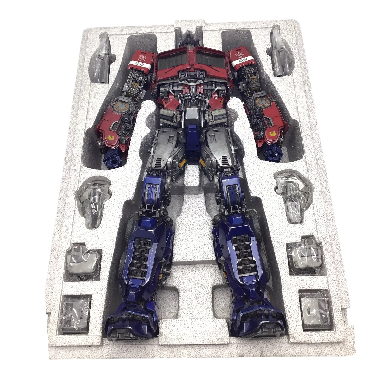 Threezero Premium Transformers: Bumblebee Optimus Prime Figure - Image 4