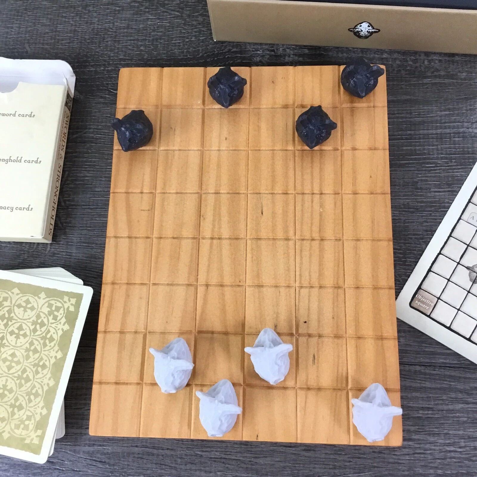 Mouse Guard - Swords & Strongholds : A Game of Mouse Strategy - Image 3