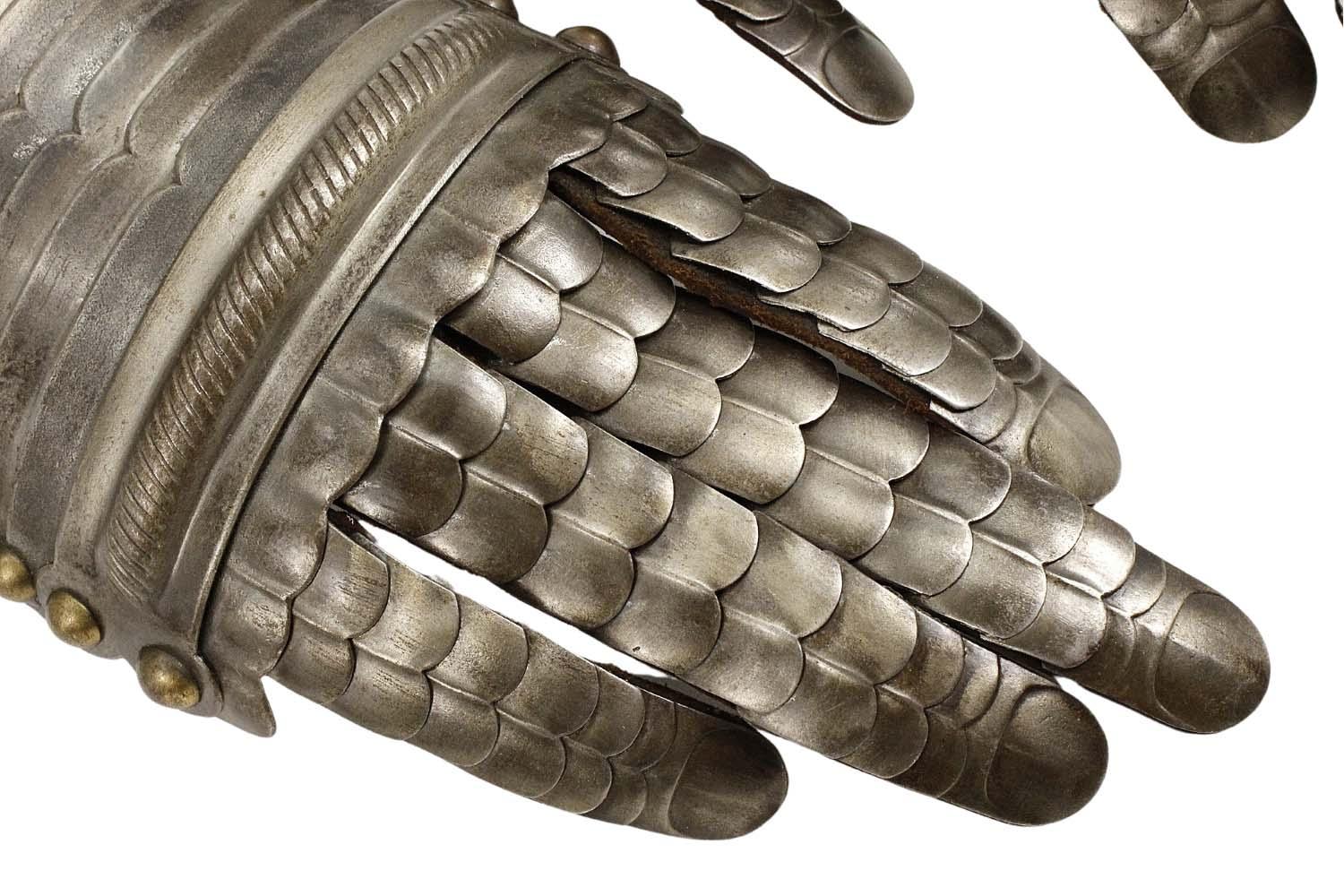 Victorian Knight’s Armor Gauntlets – 16th–17th C. Style w/ Etched Detail - Image 8