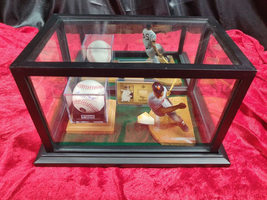 Willie Mays Signed Baseball Shadowbox w/ Card & Figure Giants Memorabilia - Image 2