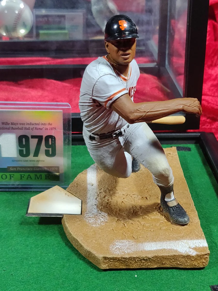 Willie Mays Signed Baseball Shadowbox w/ Card, Figure & Jersey Piece Giants - Image 8