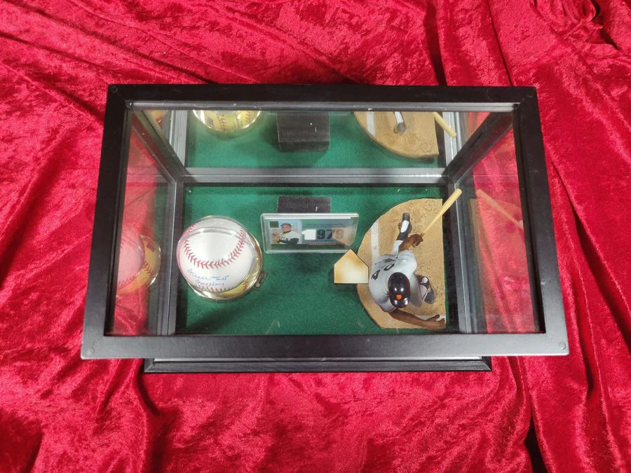 Willie Mays Signed Baseball Shadowbox w/ Card, Figure & Jersey Piece Giants - Image 3